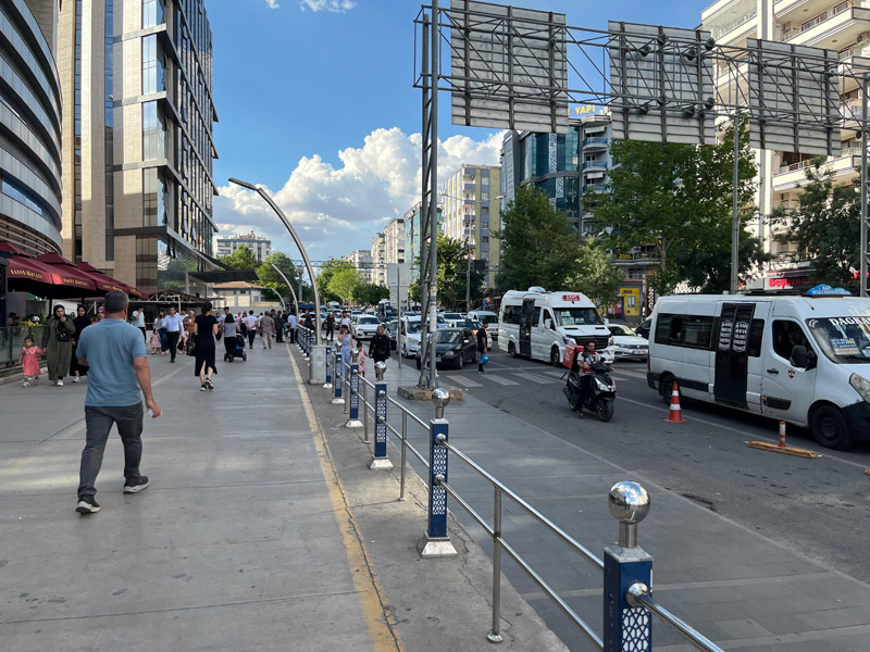 Diyarbakır’da Bayram Öncesi Çileli Trafik2
