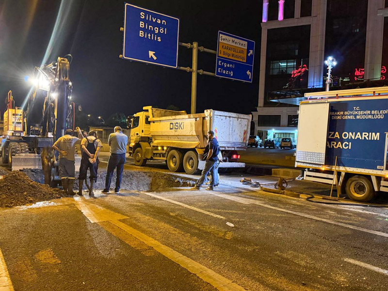 Diyarbakır’da Ekipleri Seferber Eden Arıza3