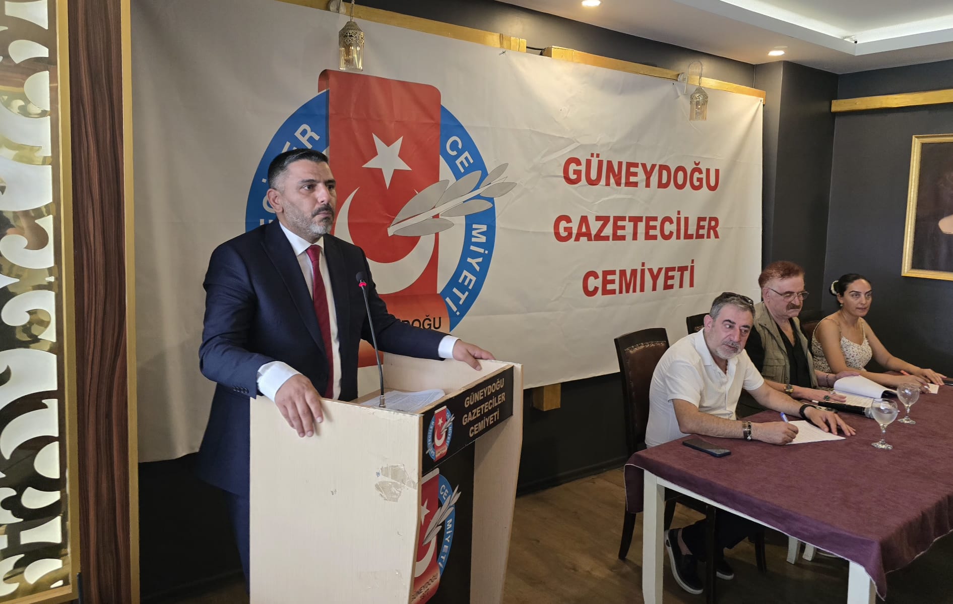 Diyarbakirda Gazetecilerden Flas Karar5
