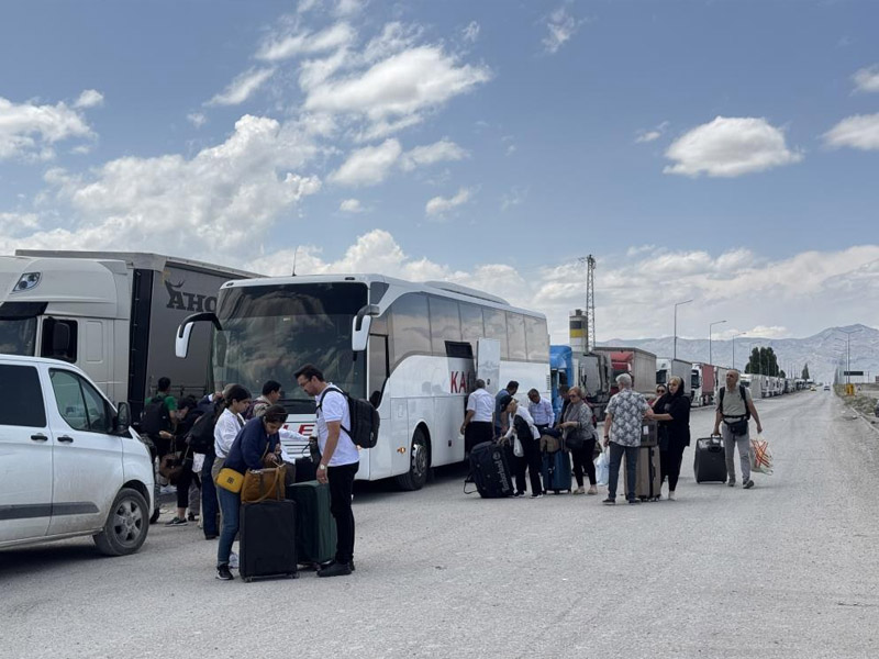 İran'dan Kaçan Kaçana!3