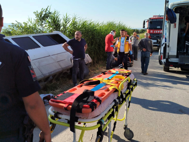 İşçi Servisi Devrildi 6 Yaralı