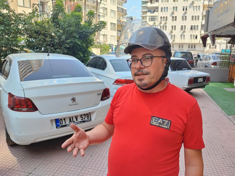 Otomobil Sürücüsüne ‘Kask' Cezası Şoku1