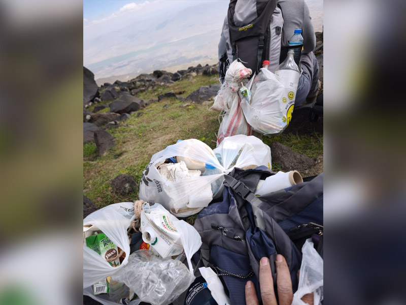 Ağrı Dağı’nı Yabancı Turistler Temizledi3
