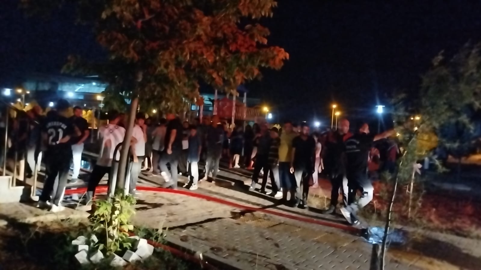 Diyarbakir Stadyumu Yanindaki Toki Evlerinde Yangin2