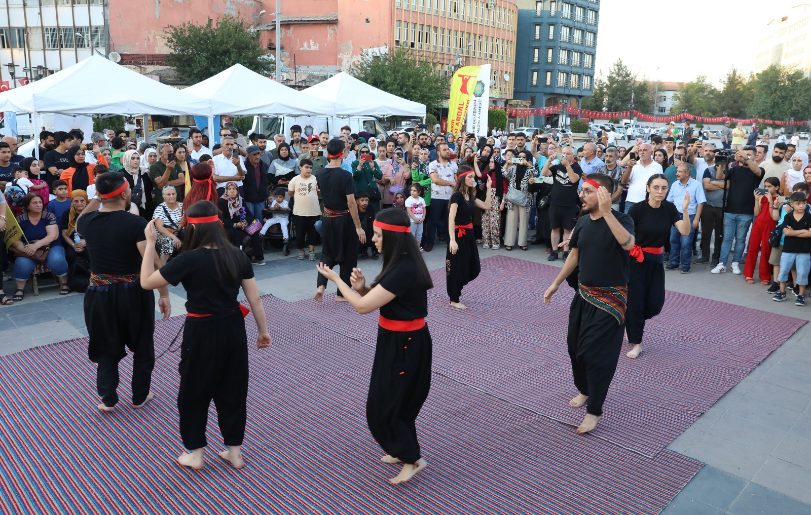 Diyarbakirda 20 Bin Kisiye Asure Dagitildi2