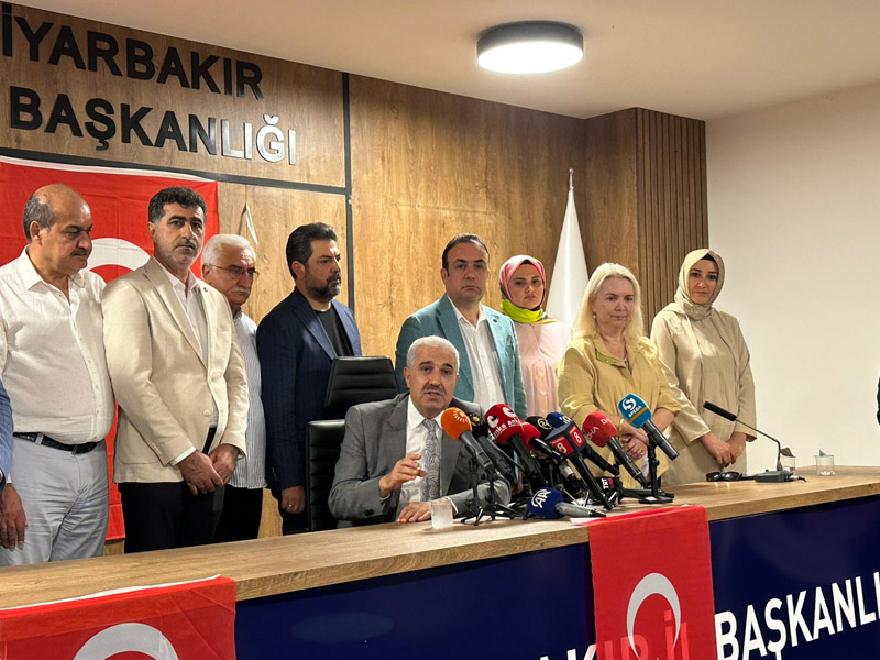 Diyarbakır’da Ak Parti’den Sürece Bayraklı Destek3