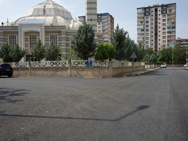 Diyarbakır’da Cami Yolları Ve Okul Bahçesi Asfaltlandı1