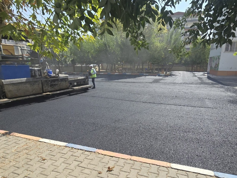 Diyarbakır’da Cami Yolları Ve Okul Bahçesi Asfaltlandı2