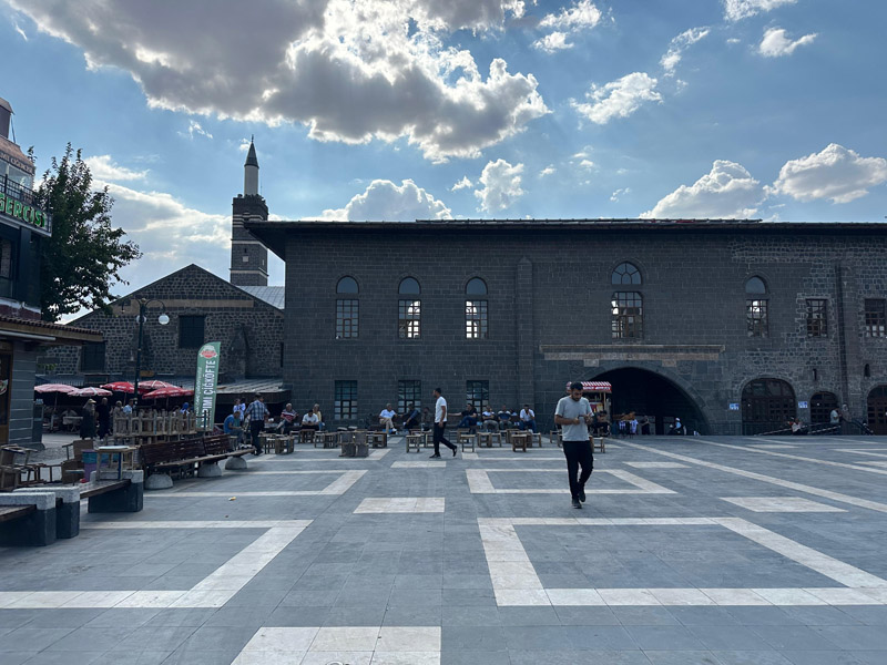 Diyarbakır’da Kavurucu Sıcaklar Esnafı Yaktı!2