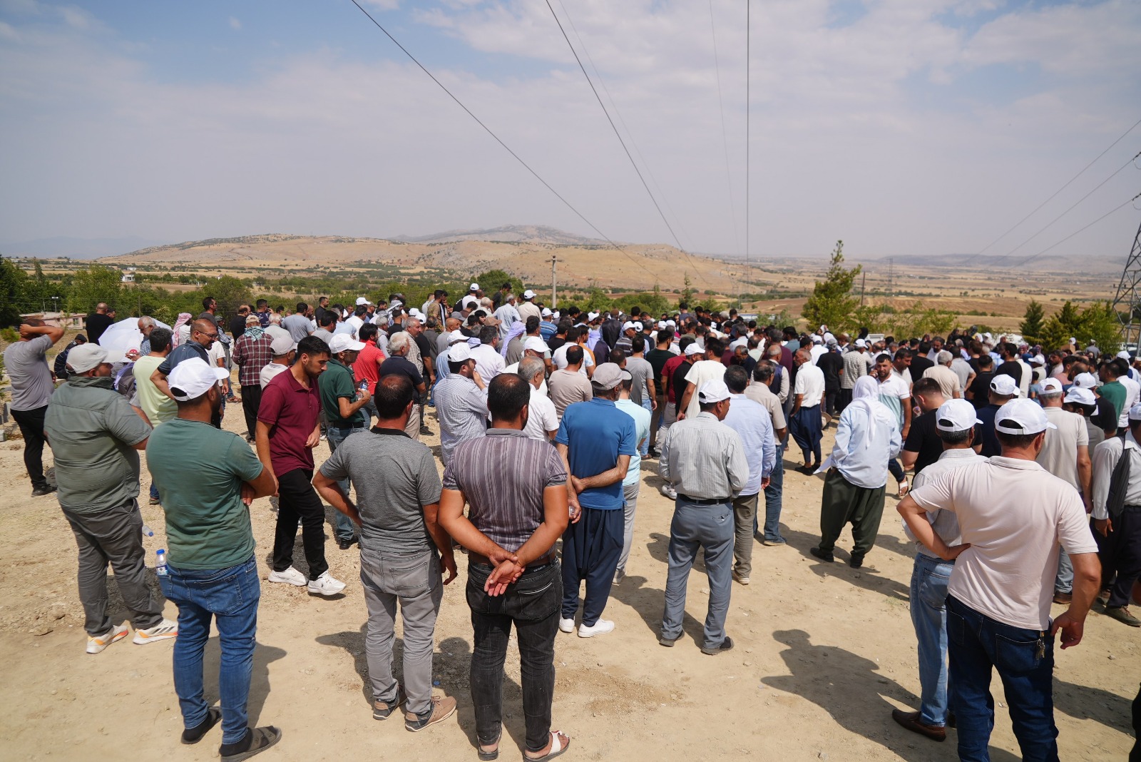 Diyarbakirda Yangin Yolunda Hayatini Kaybeden Itfaiyeciye Son Veda 1