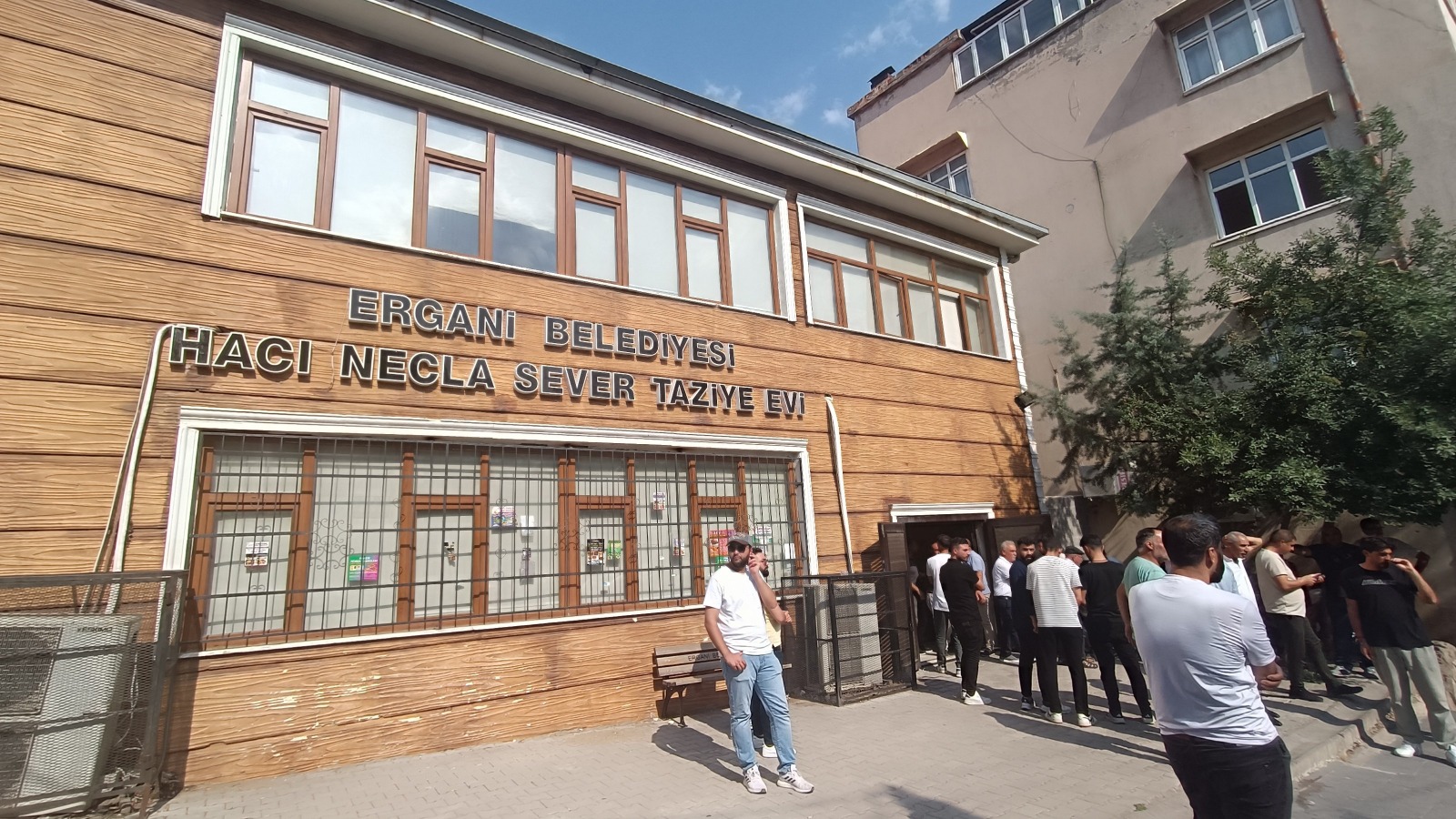 Diyarbakirda Yangin Yolunda Hayatini Kaybeden Itfaiyeciye Son Veda
