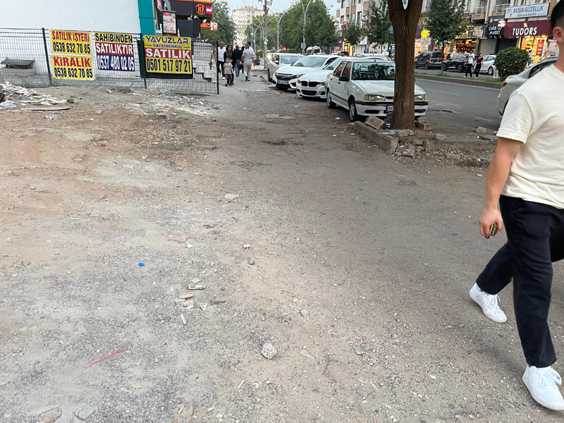 Diyarbakır’ın Merkezinde 2 Yıllık Kaldırım Ihmali3