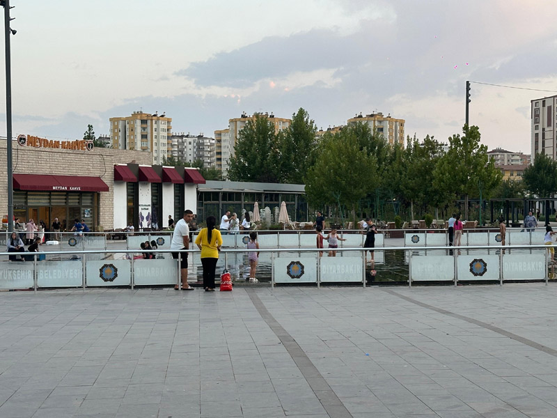 Diyarbakırlı Çocuklar Sıcaklığa Meydan Okudu2
