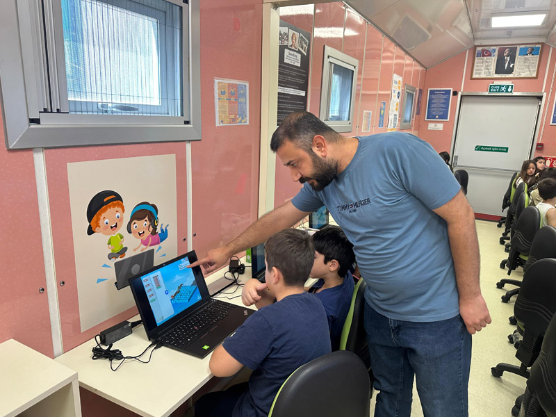 Diyarbakırlı Çocuklara ‘Robotik Kodlama’ Eğitimi2