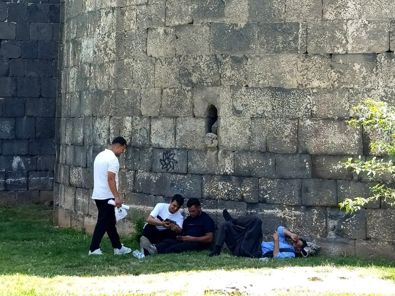 Diyarbakırlılar Dünya Mirasının Gölgesine Sığındı!2