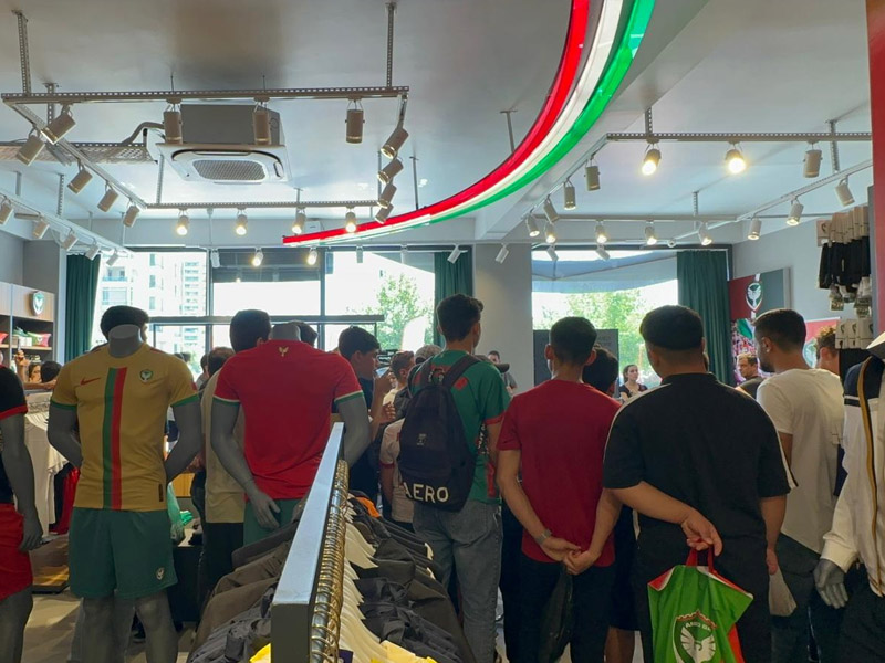 Amedspor Taraftarı, Diagne Imzası Öncesi Store’u Doldurdu2