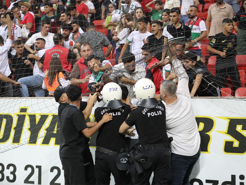 Amedsporda Hakeme Isyan Futbolun Katili Dudugunu As (3)