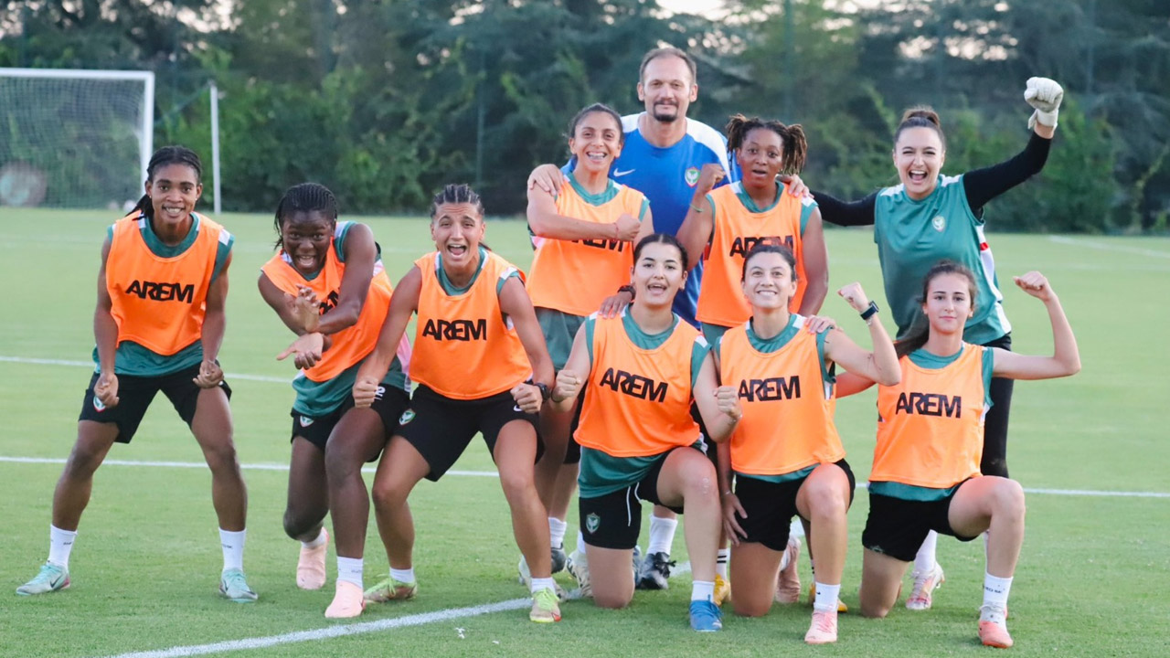 Amedsporlu Kadın Futbolcular, Yeni Sezona Bileniyor