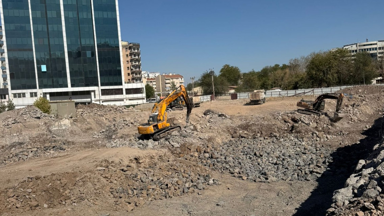 Diyarbakır'da 89 Kişinin Öldüğü Galeria, Yeniden Inşa Ediliyor2