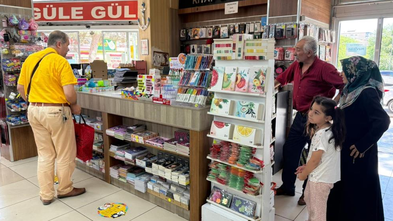 Diyarbakır'da Aileler Okul Alışverişinde1