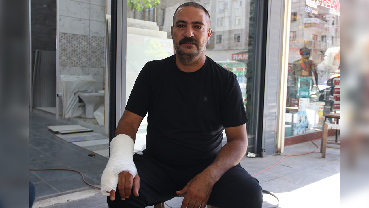 Diyarbakır'da Çocuğu Zorla Götüren Kişiye Esnaf Müdahalesi1