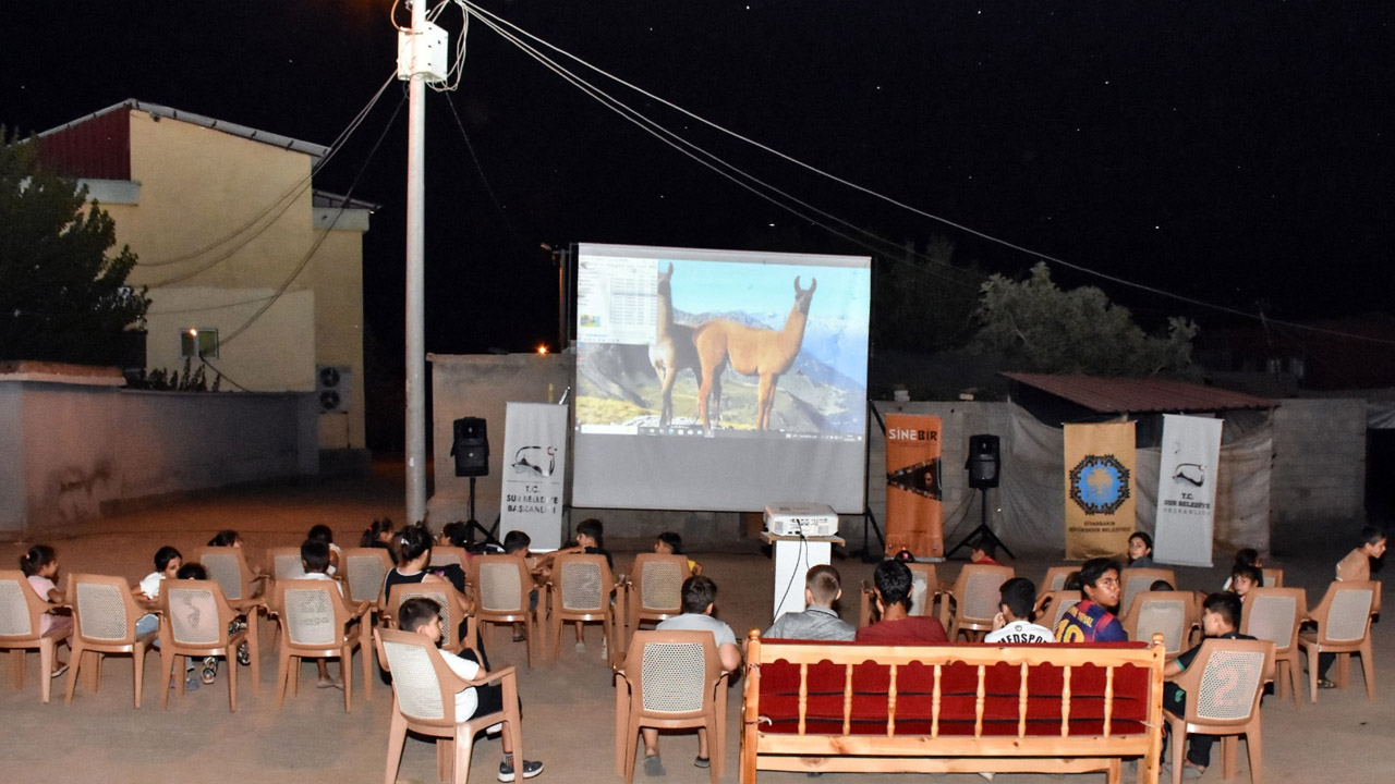 Diyarbakır'da Çocuklara Açık Havada Sinema Keyfi1