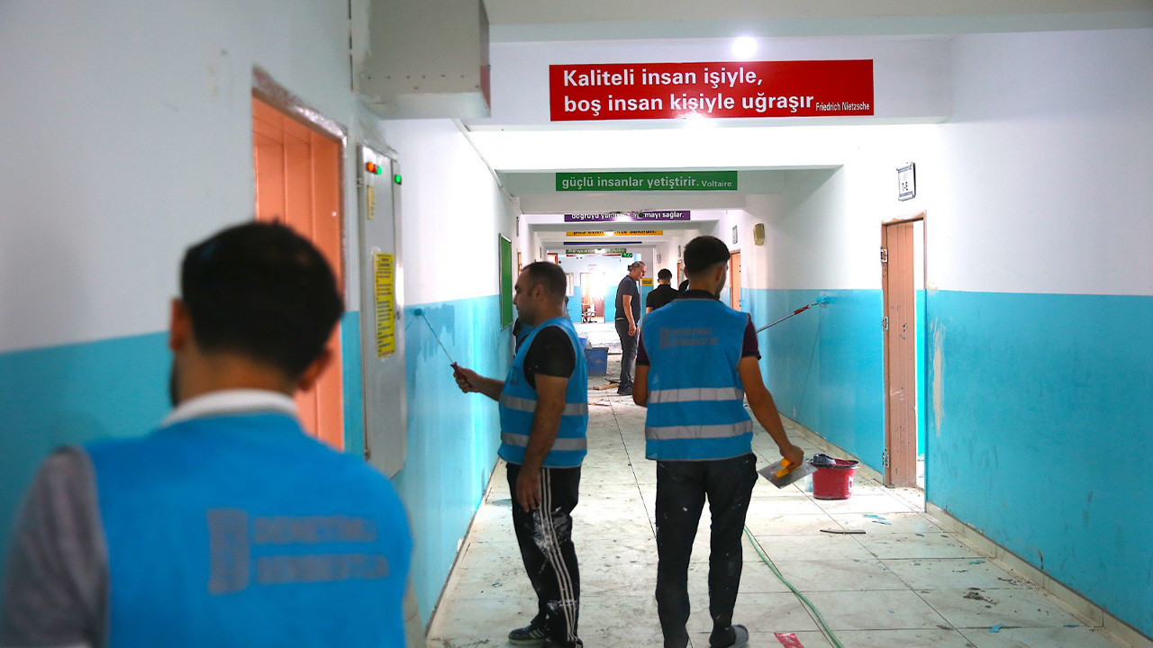 Diyarbakirda Hukumluler Mesaide Okullar Yenileniyor5