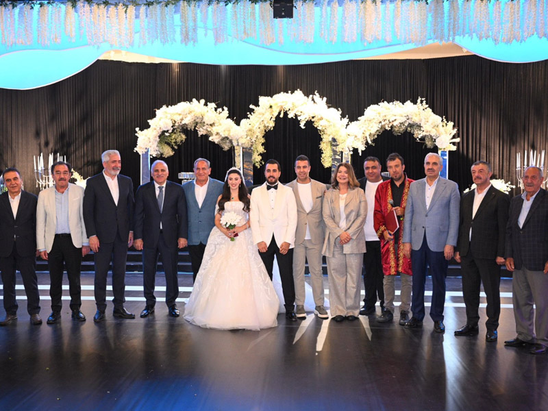 Diyarbakır’da Iş Dünyasını Ve Siyaseti Buluşturan Düğün2
