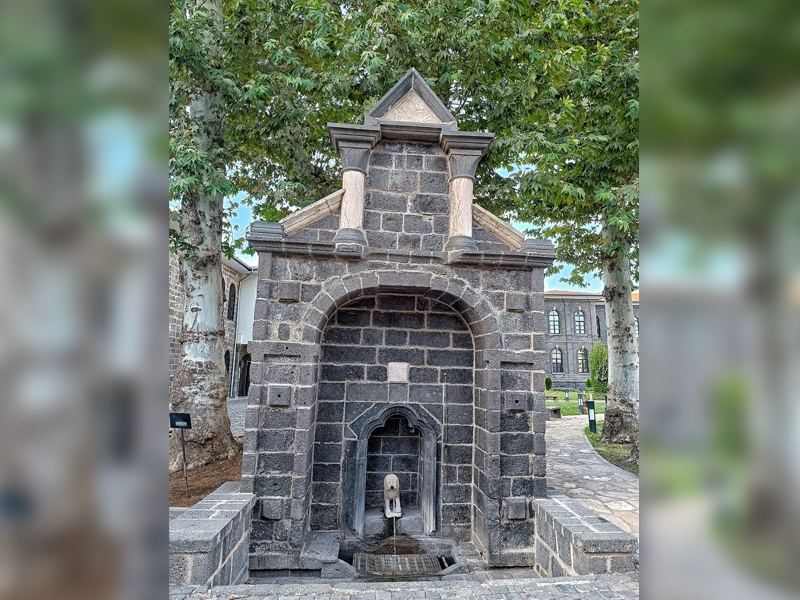 Diyarbakır'da Kanuni’ye Şifa Olan Çeşme Yıkılmak Üzere3