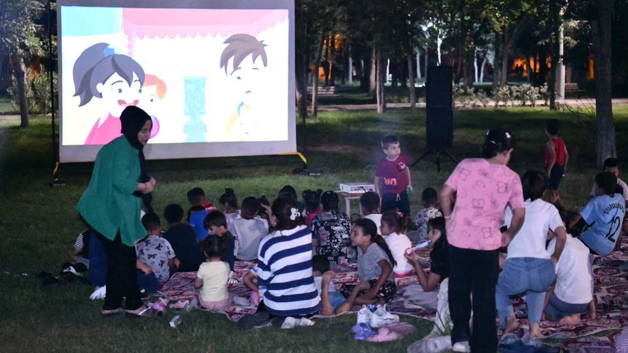 Diyarbakır'da Kürtçe Çocuk Film Gösterimine Büyük Ilgi1