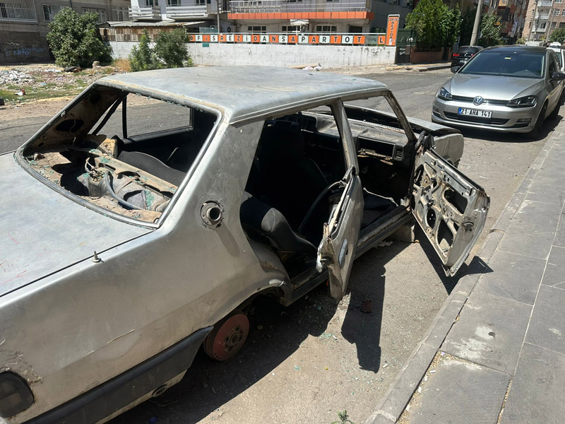 Diyarbakır’da Terk Edilen Esrarengiz Araç!3