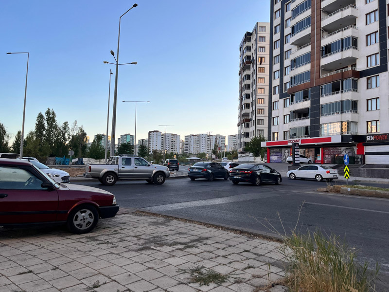 Diyarbakır’da Trafik Işığı Ihmali Tehlike Saçıyor!2