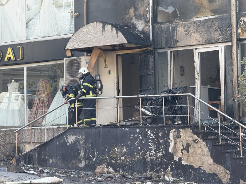 Gaziantep'te Can Pazarı, Binadaki Yangında 15 Kişi Dumandan Etkilendi1