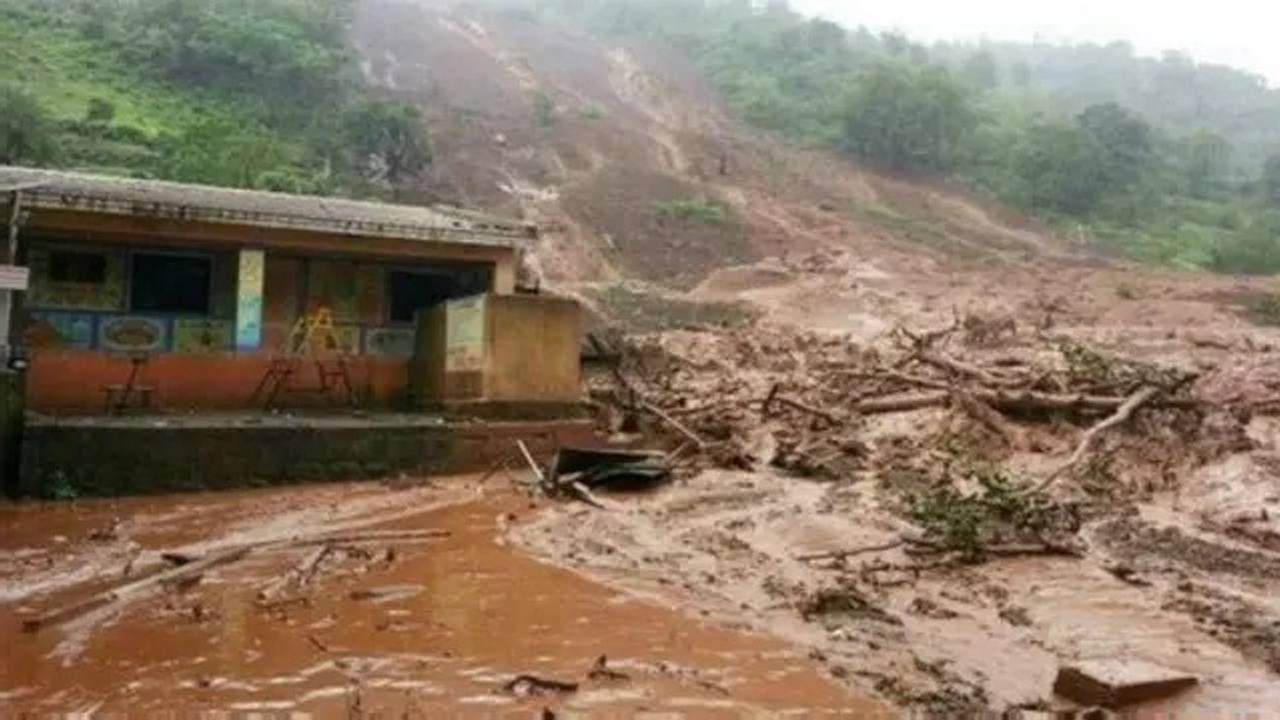 Hindistan'da Toprak Kayması En Az 30 Ölü