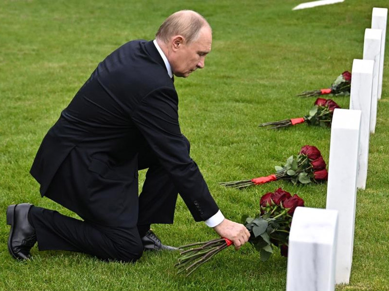 Putin, Alaska'daki Sovyet Mezarlarını Ziyaret Etti
