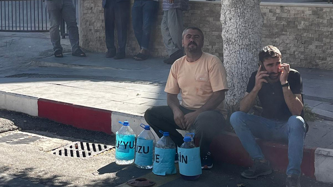 Su Sıkıntısı Yaşayan Vatandaş, 4 Pet Şişe Ile Sesini Duyurmayı Başardı! 1