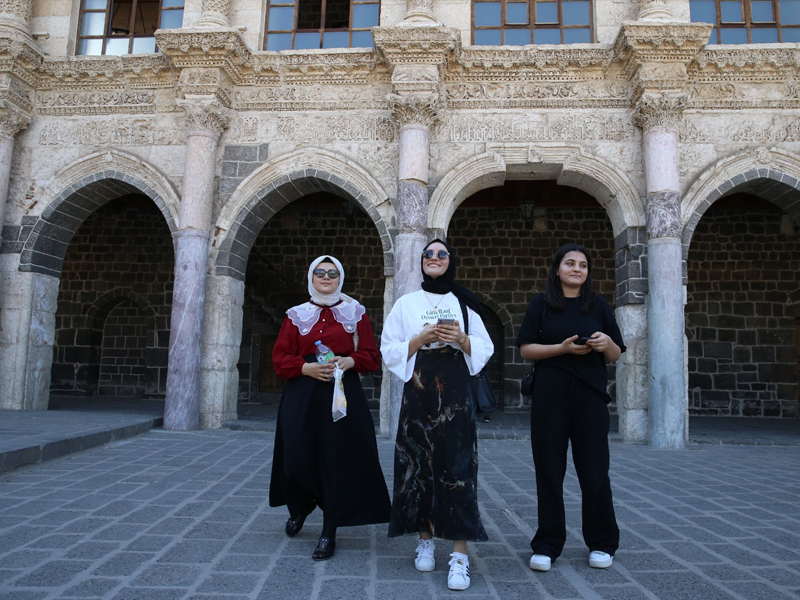 Yurt Öğrencileri Diyarbakır’a Hayran Kaldı3