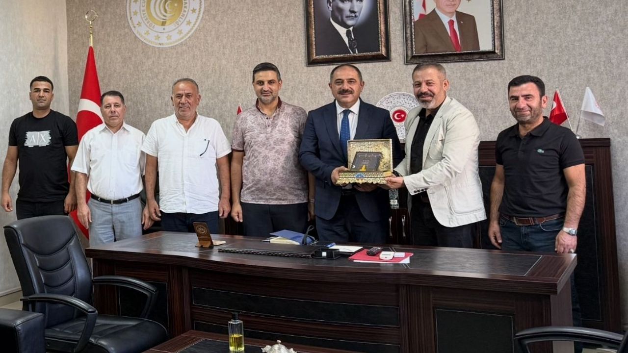 Altin Kaplamali Kuran