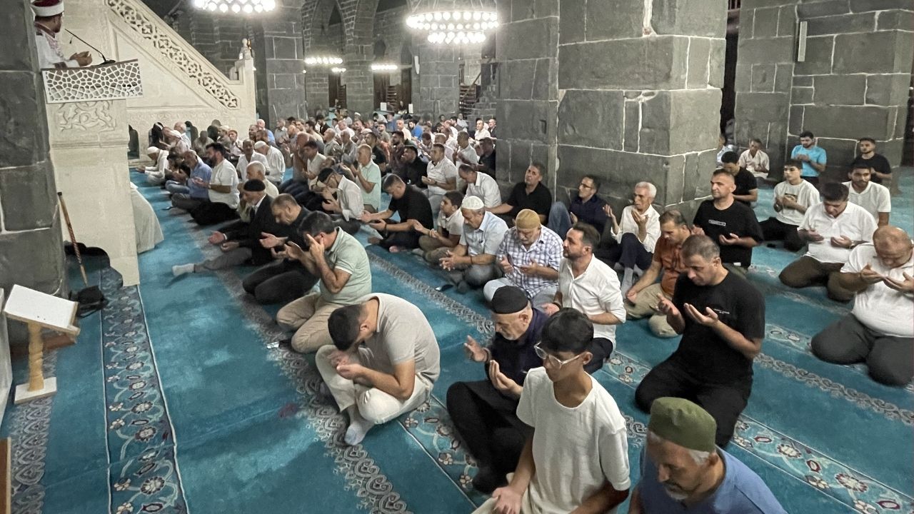 Diyarbakir Mevlit Kandili1