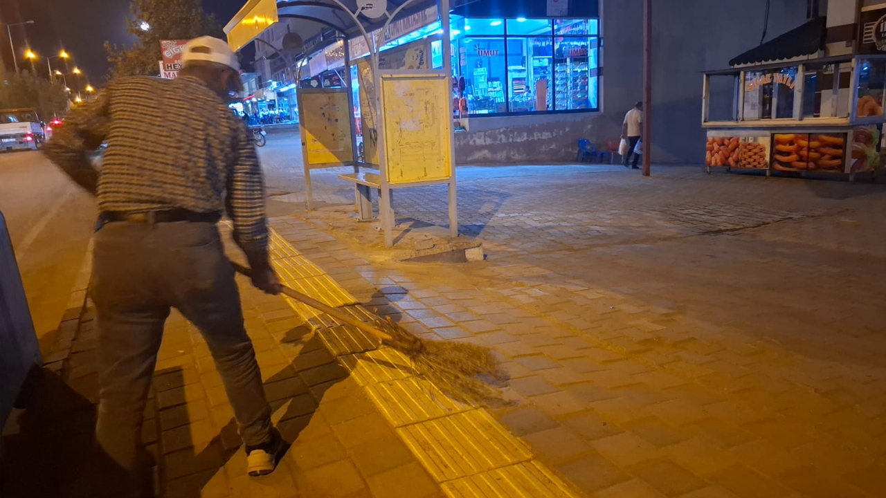 Diyarbakır Silvan’da, Site Görevlisi Sosyal Medyada Gündem Oldu2