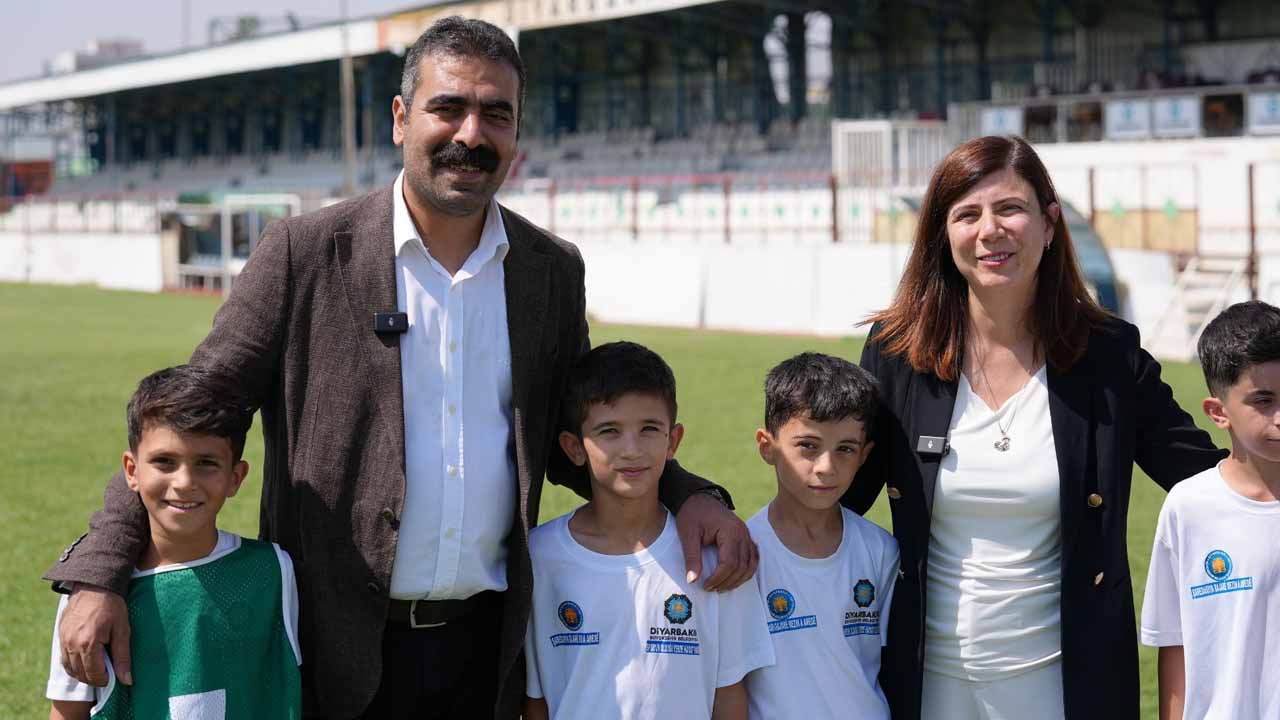 Diyarbakır'da Eşbaşkanlar, Çocuklarla Buluştu