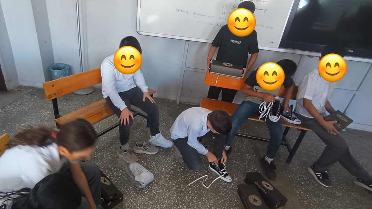 Diyarbakır’da Ggc’den Öğrencilere Giyim Ve Ayakkabı Desteği