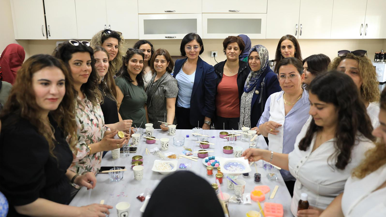 Diyarbakır'da Kayyım Sonrası Kadına Pozitif Ayrımcılık Hamlesi!1
