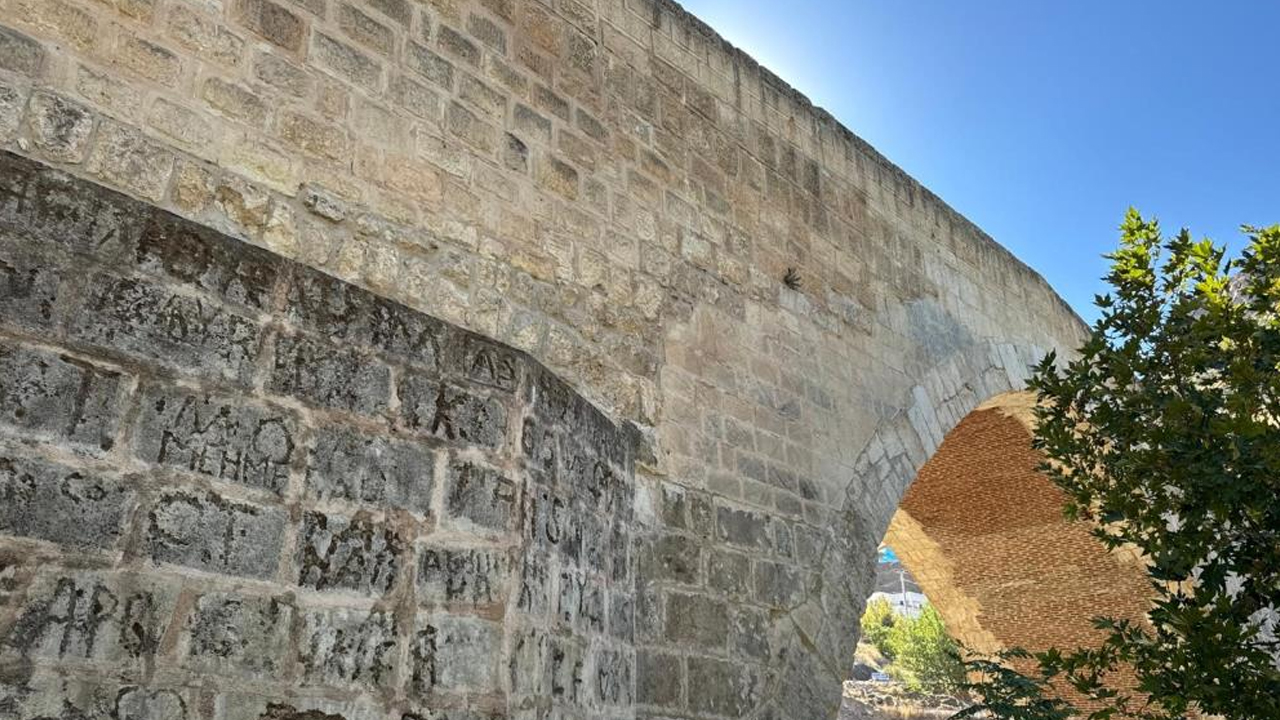 Diyarbakır'da Tarih Gözler Önünde Yok Oluyor!