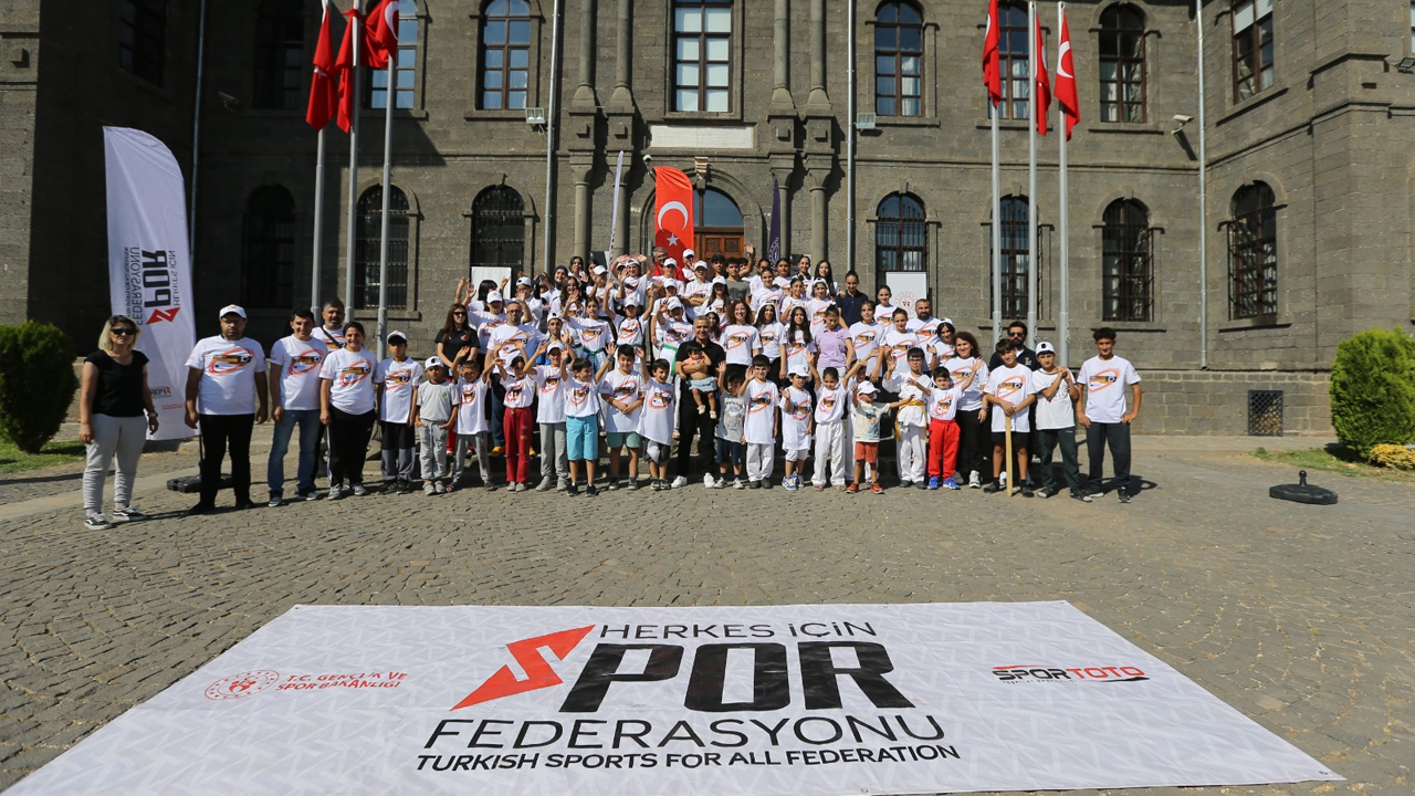 Diyarbakır'da Tarihi Mekanlar Sporun Ritmiyle Canlandı