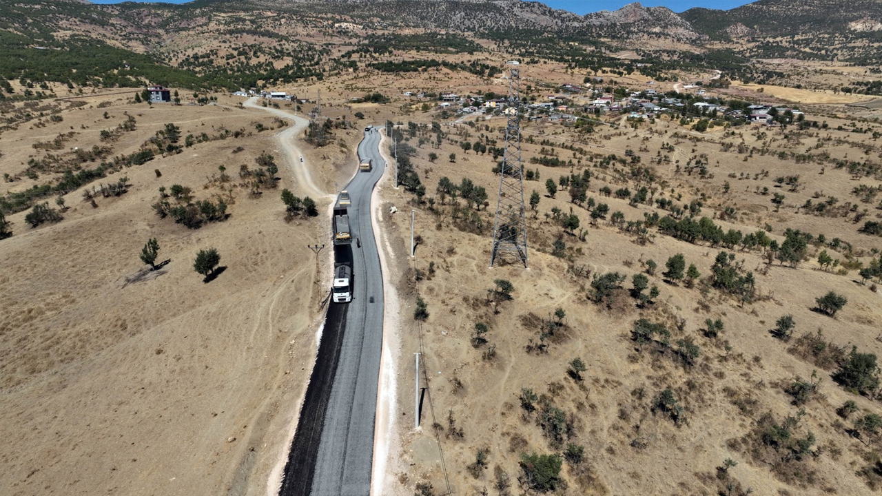 Diyarbakır’ın 13 Ilçesinde 309 Kilometrelik Yol Yenilendi