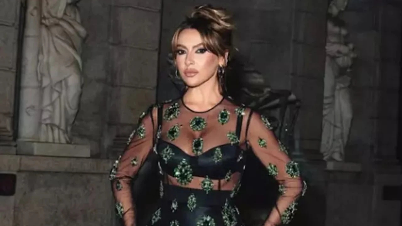 Hadise Milano Moda Haftası’nda Şeffaf Elbise Ile Göz Kamaştırdı (2)