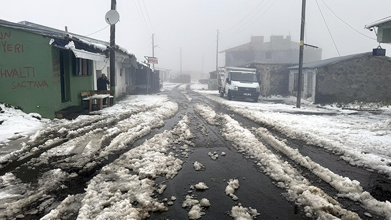 Kars Ve Ardahan Yüksek Kesimlerine Kar Yağdı