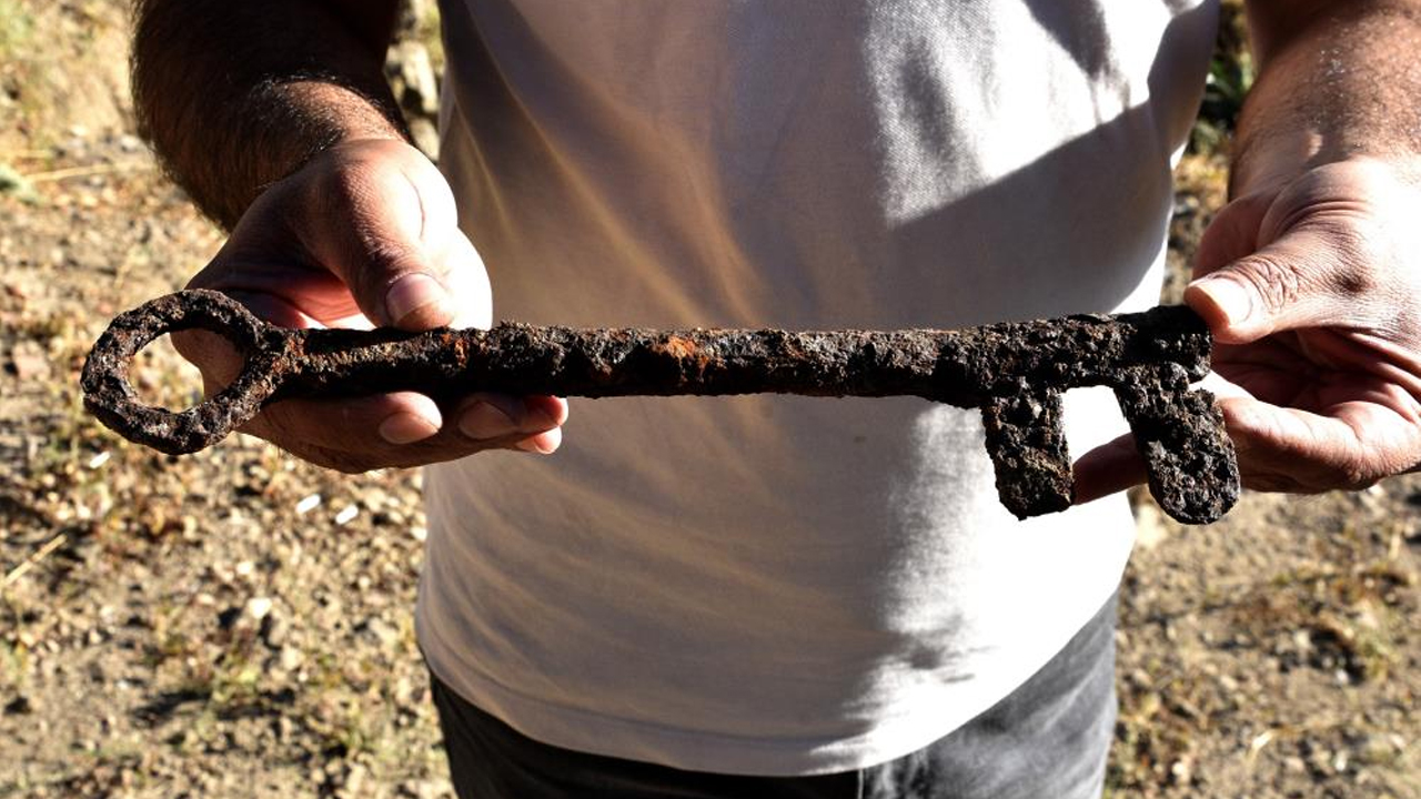 Kazılarda Bitlis Kalesi’nin Gizemli Anahtarı Bulundu1