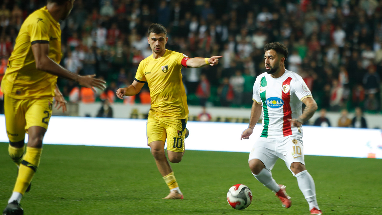Karşılaşmada kalan dakikalarda başka gol olmadı ve 0-0 sona erdi.